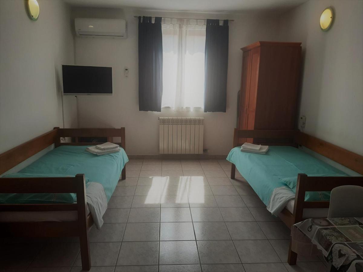 Apartments Barbara Gregovica Pula Ngoại thất bức ảnh