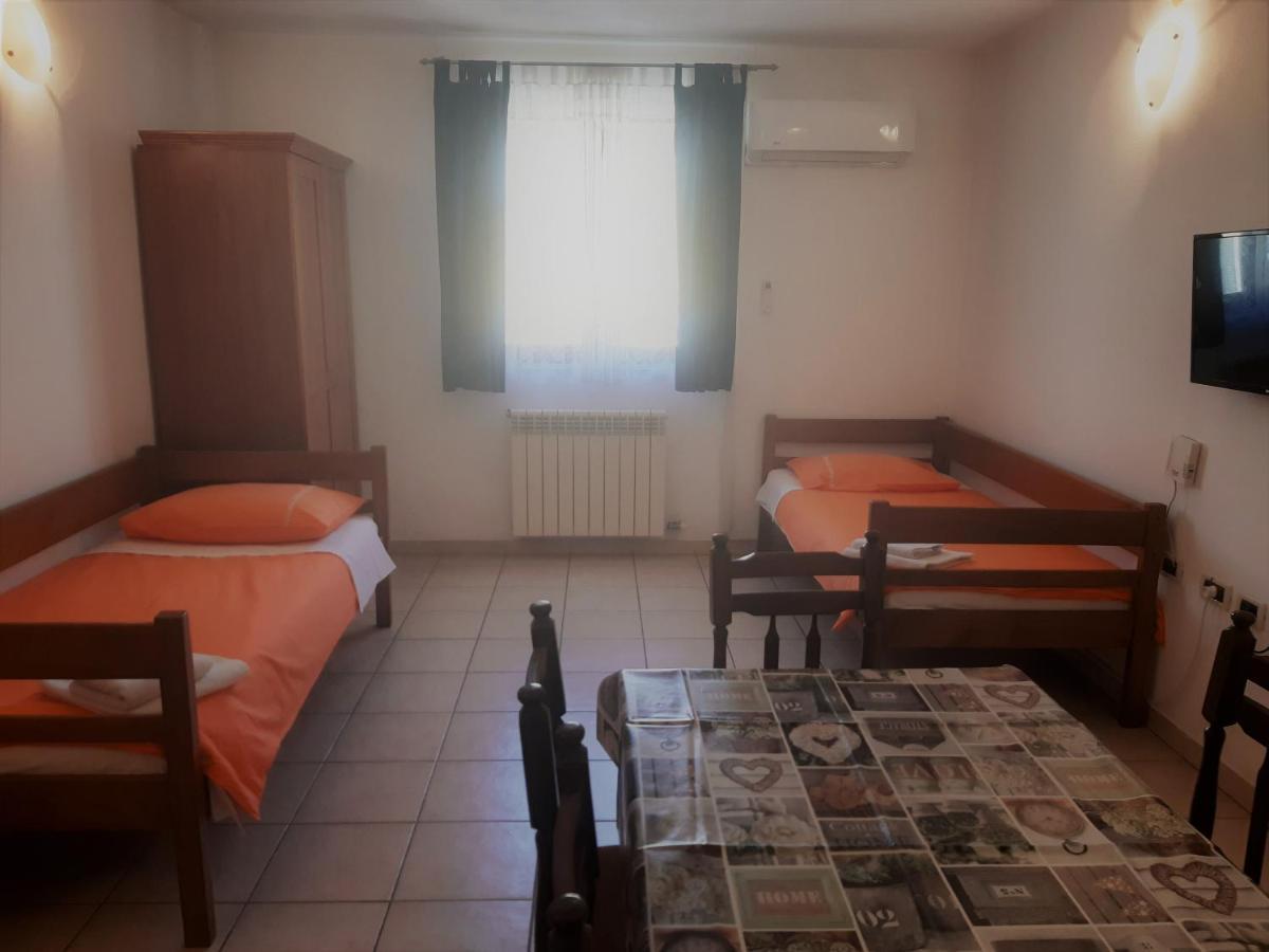 Apartments Barbara Gregovica Pula Ngoại thất bức ảnh