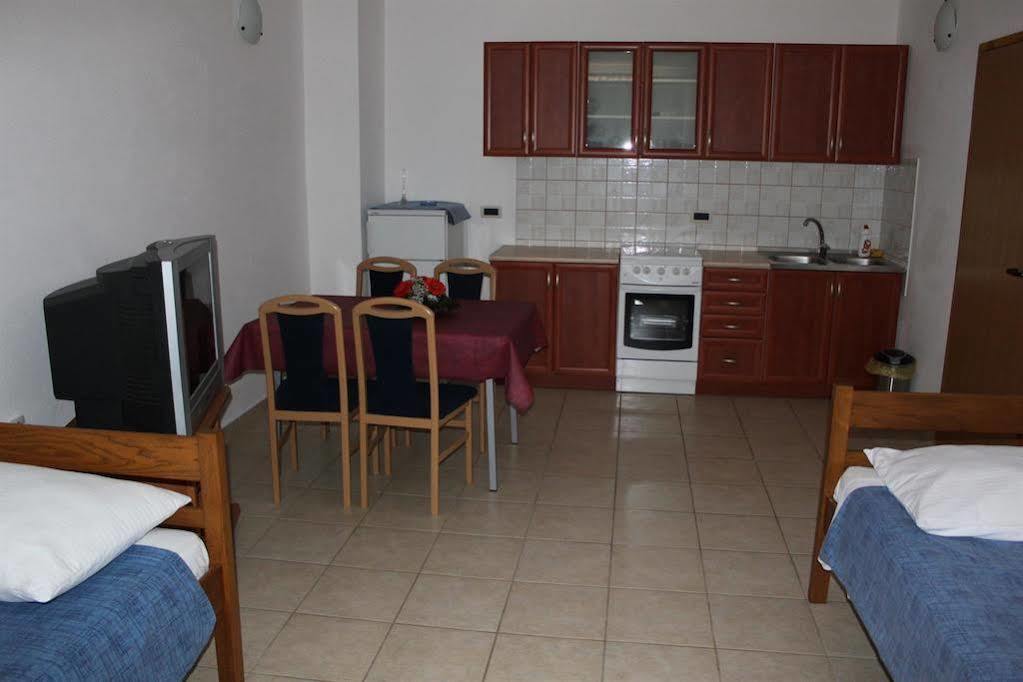 Apartments Barbara Gregovica Pula Ngoại thất bức ảnh